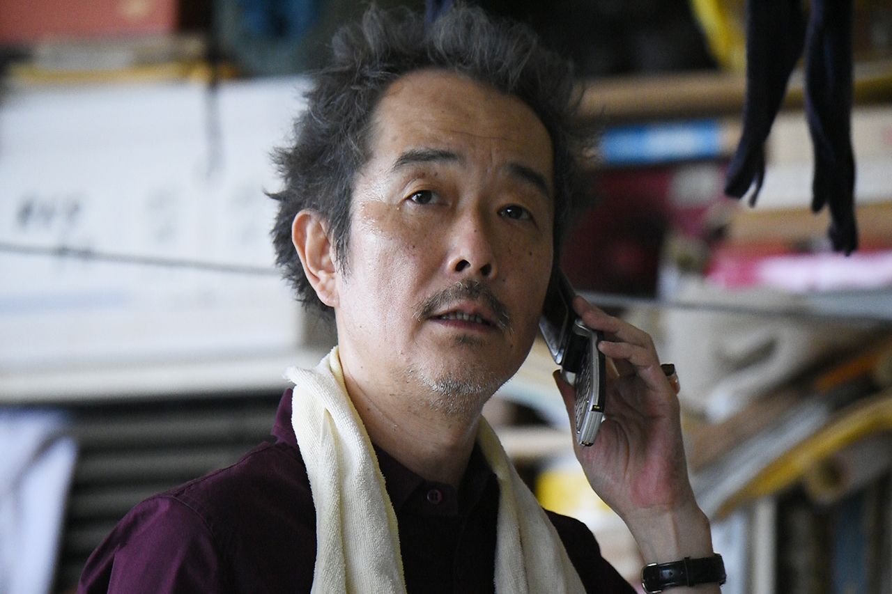 南（リリー・フランキー）：裏社会に精通した弱小出版社の経営者。グータラなジャーナリストだが、顔は広い