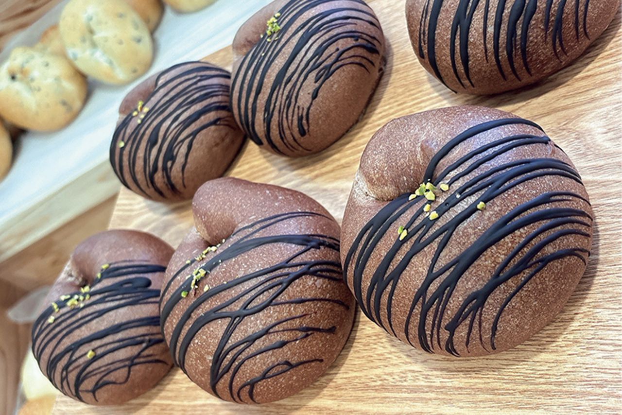 はやりのドバイチョコベーグルが味わえる 「ドバイチョコレートベーグル」750円