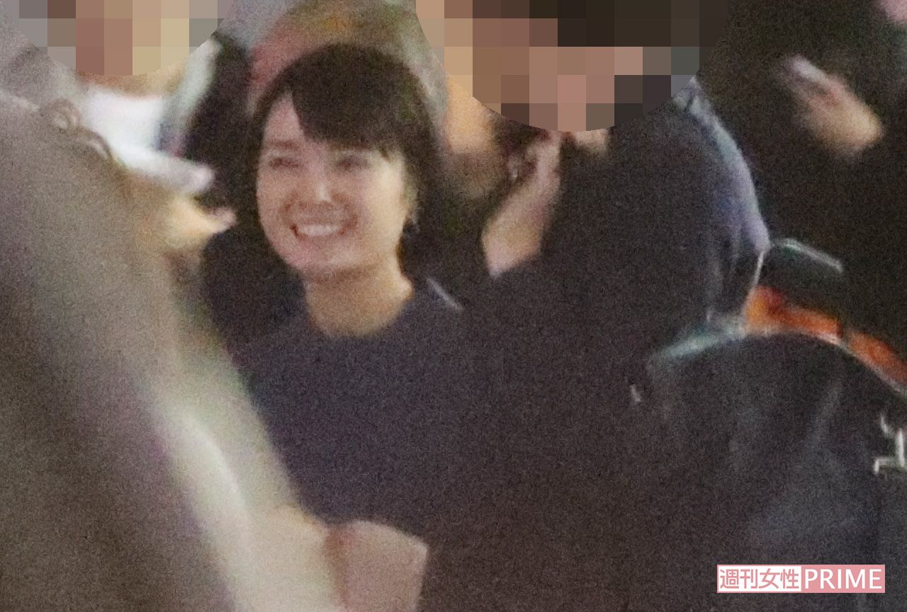 ドラマ打ち上げの2次会に向かう葵わかな