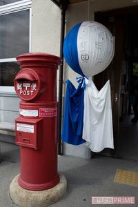 岩村駅の半分青いてるてる坊主