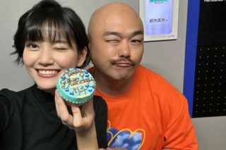 1月1日、リチとともに新年を祝うクロちゃん（公式Twitterより）