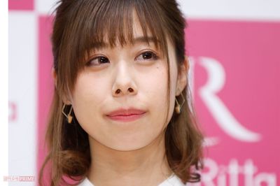 有村藍里、胸元“加工疑惑”のアンサーに「隠しちゃうのわかる」女性ファン納得のウラで浮立つ難癖コメント
