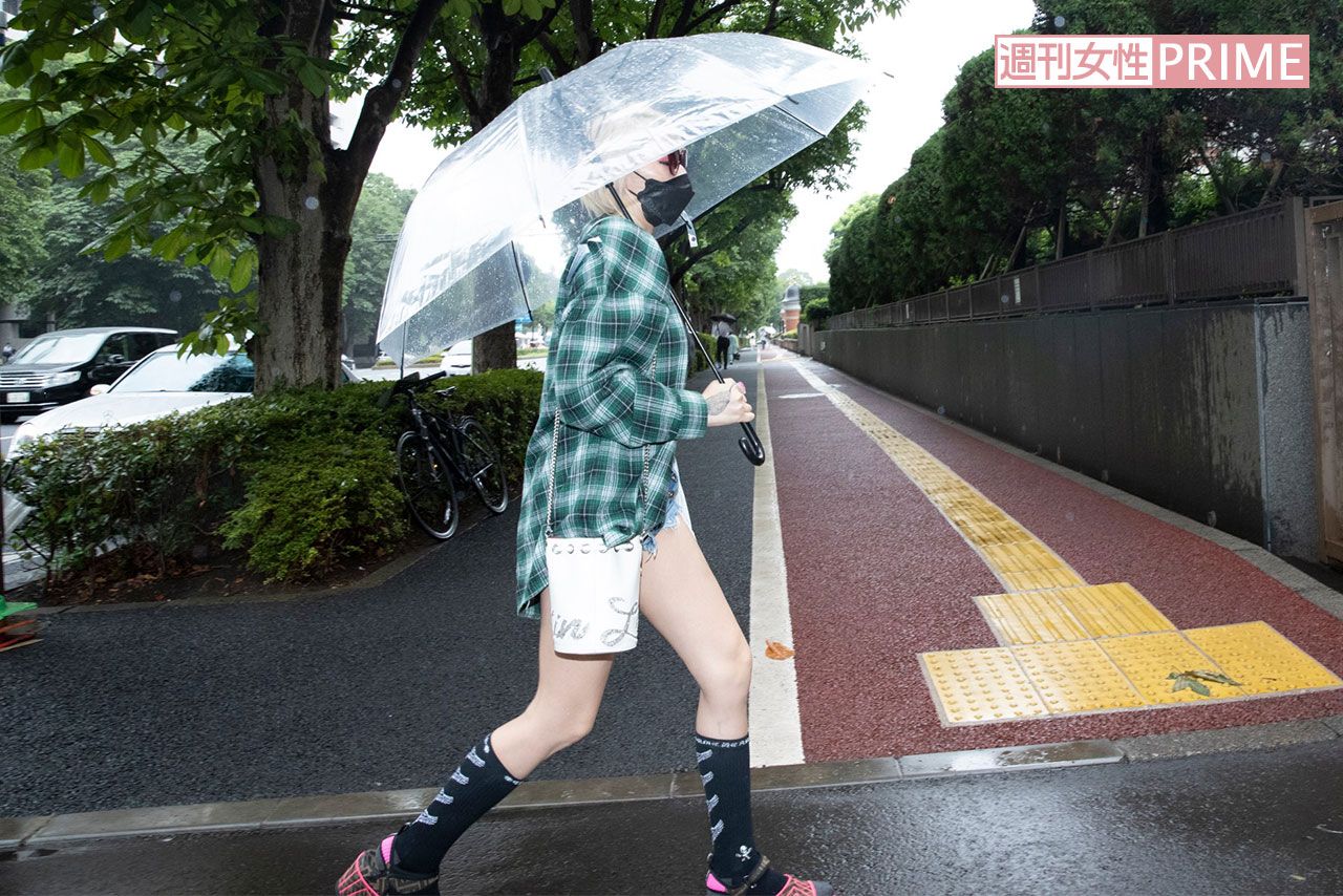 東京地方裁判所に現れた加藤紗里