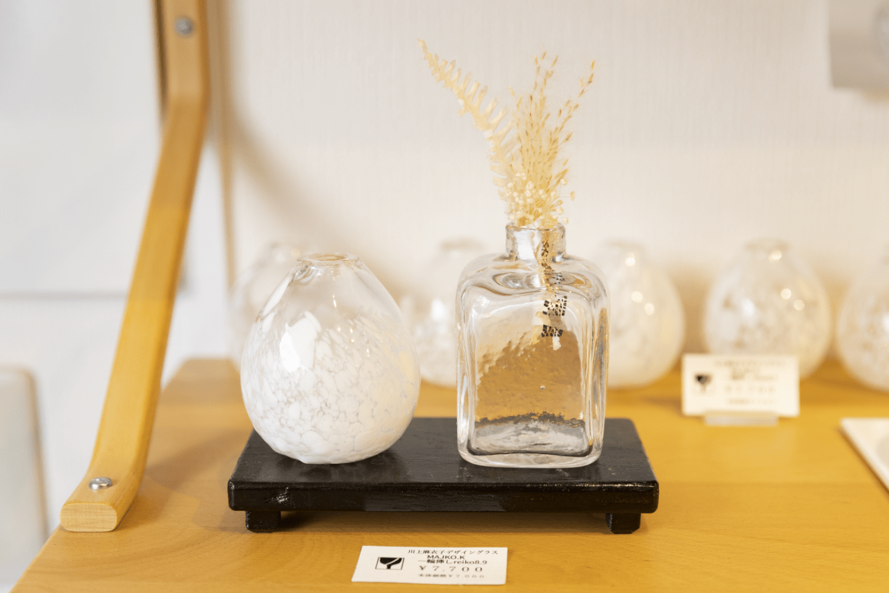 『SWEDEN GRACE』内に並ぶ商品の数々