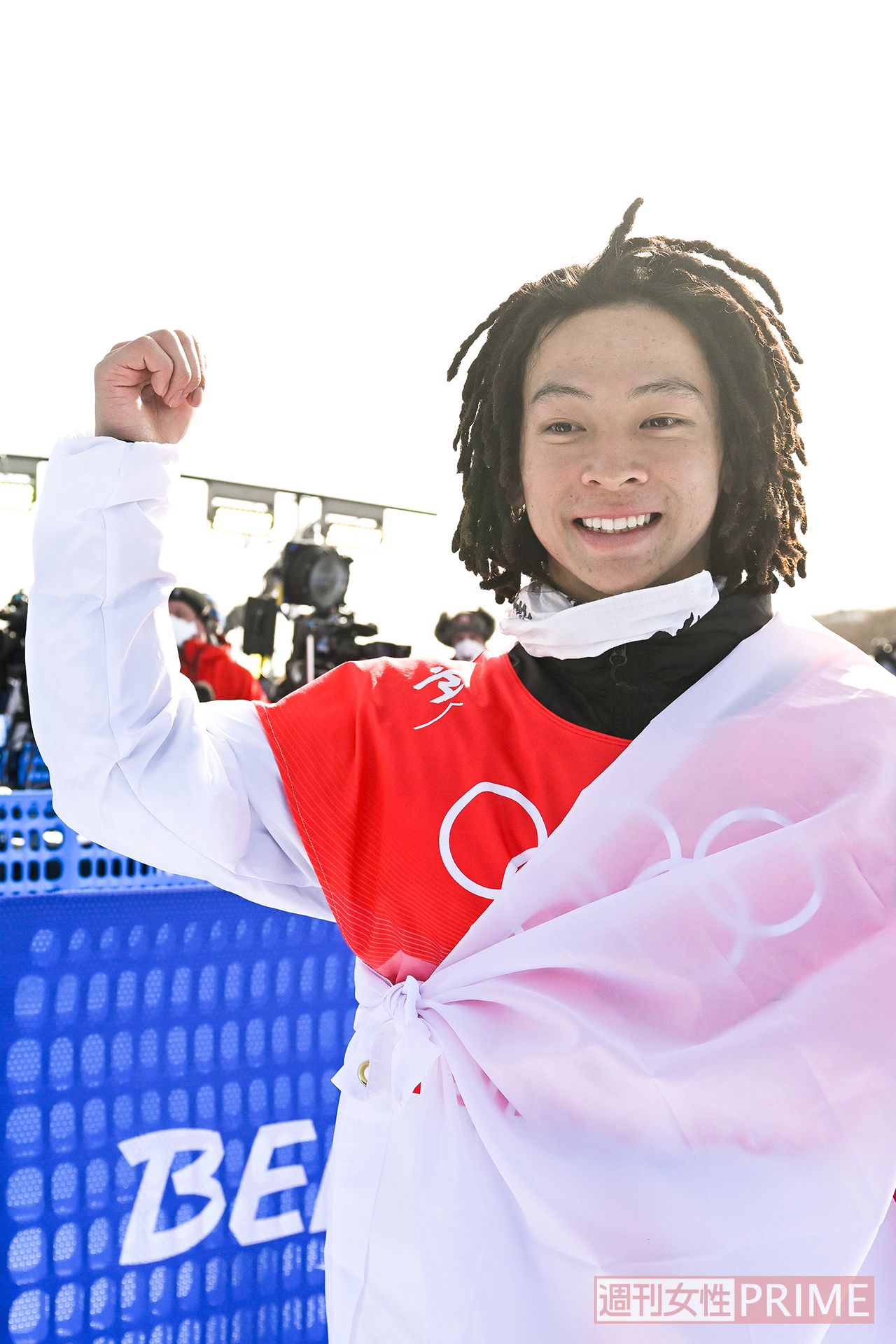 スキージャンプの小林は個人ノーマルヒルで24年ぶりに、スノーボードの平野、スピードスケートの高木は1000mでそれぞれ金メダルに輝いたのをはじめ冬季五輪最多18個のメダルを獲得した。大会マスコットキャラクターのビン・ドゥンドゥンが人気を集めた。