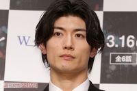 三浦春馬さん、酒の席での意外な一面「居合わせた客と意気投合して飲むことも」