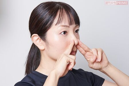 ほぐしトレ1：くるくるマッサージ　撮影／山田智絵