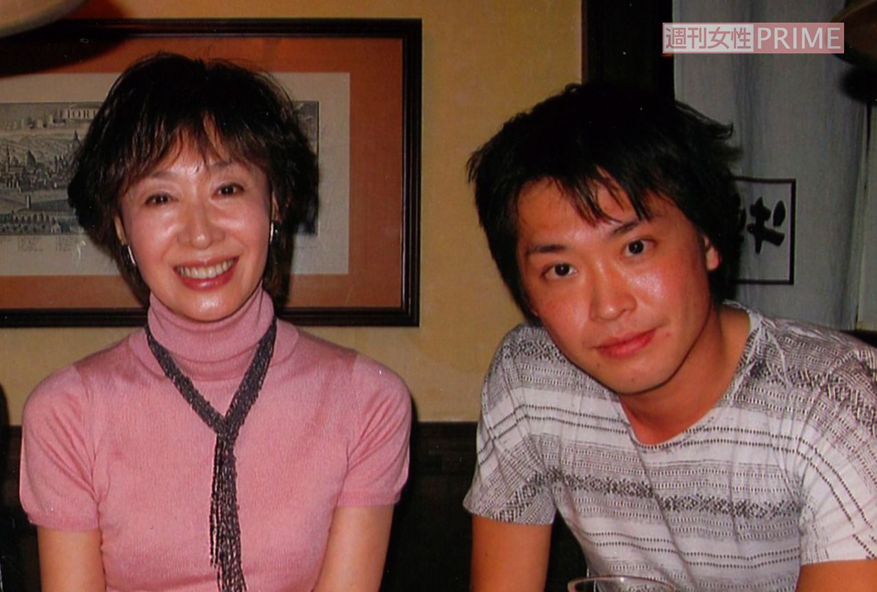 結婚を祝して家族旅行した際に撮ったツーショット写真（'10年）