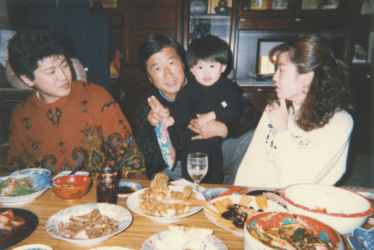 みどりさんとともに、長年金嶋さんをサポートし続けてくれている家族たち