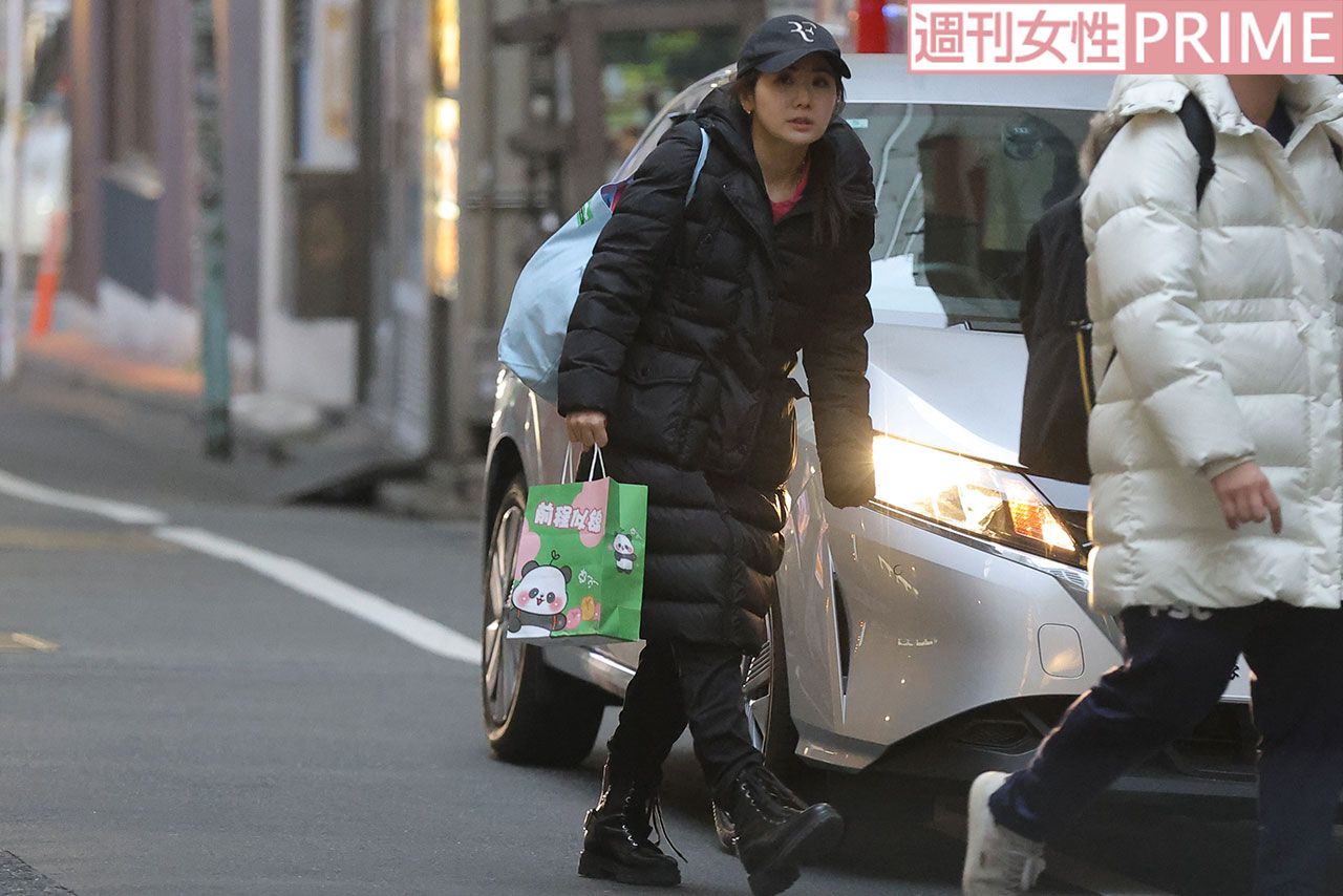 2025年2月、卓球教室を終えた会場を後にする福原愛