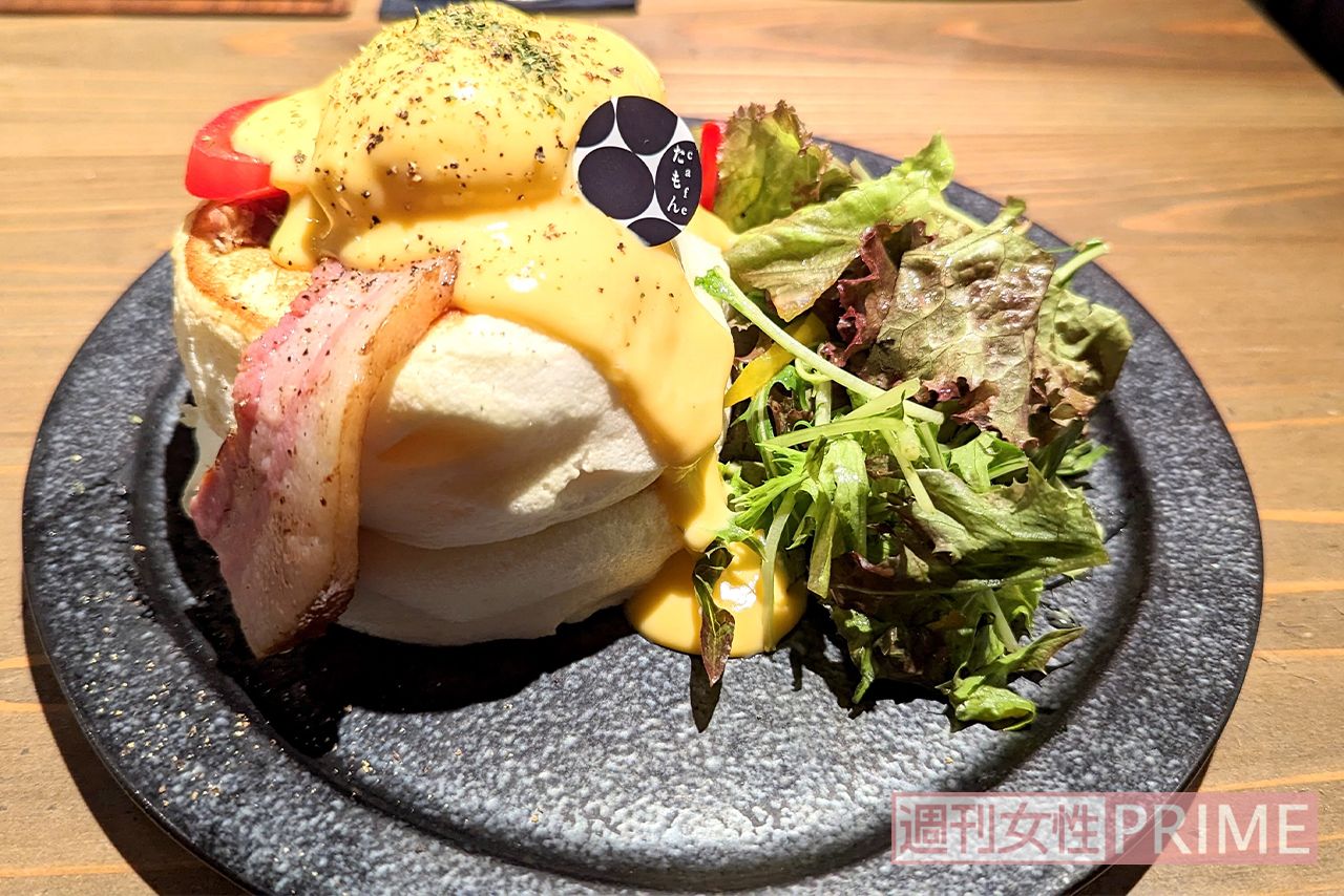 MEGUMIが金沢・ひがし茶屋街で経営するCafeたもんのパンケーキ