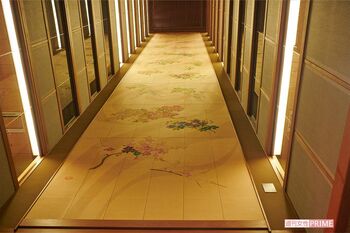 こちらが12階まで続く加賀友禅　撮影／山田智絵