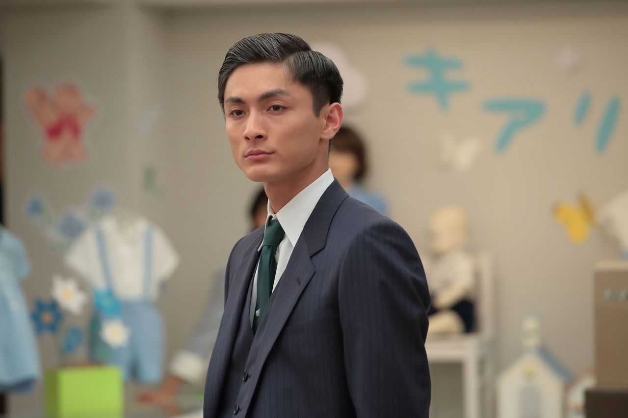 野上潔役の高良健吾　(c)NHK