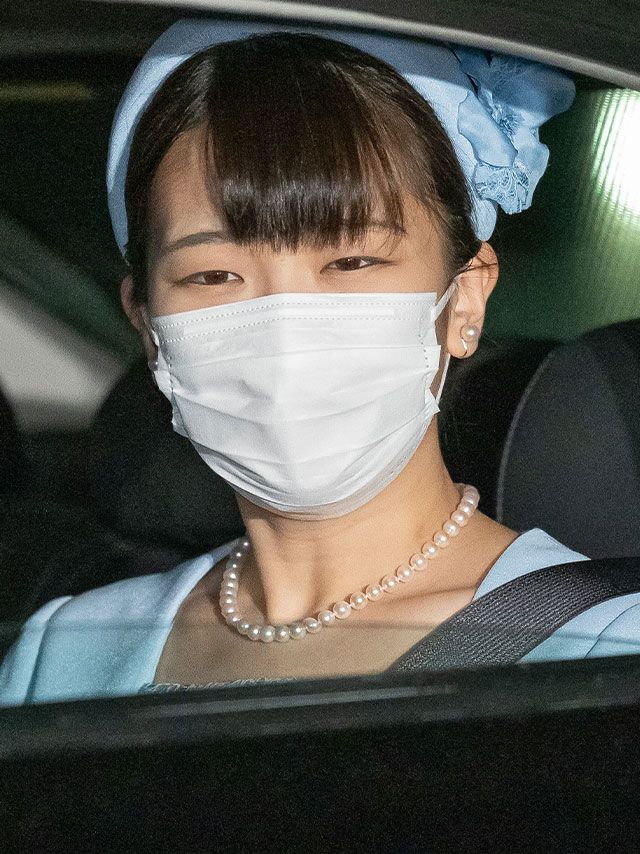 両陛下にご結婚の挨拶に向かわれる眞子さま（'21年10月22日）