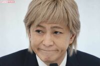小室哲哉、映画『パリピ孔明』本人役での“カメオ出演”シーン公開で「マダム感がすごい」衝撃の姿に困惑
