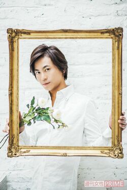 '15年4月。春の大質問スペシャル。休みの過ごし方へのQに「ひとりでいるより人に会うようにしています。よく“のんびりしたほうがいいよ”って言われるんですが（笑）。会ってこそ、その人の人柄や人間性がわかりますよね。だからお休みの日はヘトヘトになっちゃうんですけどね（笑）」　撮影／廣瀬靖士、週刊女性写真班