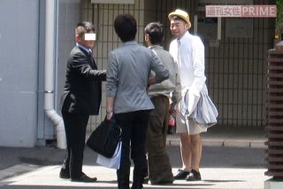 ’10年の誕生日翌朝に元恋人（左）と一緒にいるところをファン2人に声をかけられていた槇原