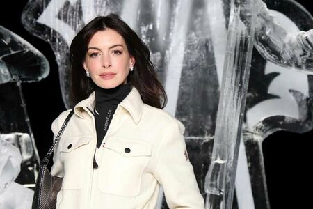 41歳になっても変わらない美貌が注目されるアン・ハサウェイ（公式インスタグラムより）