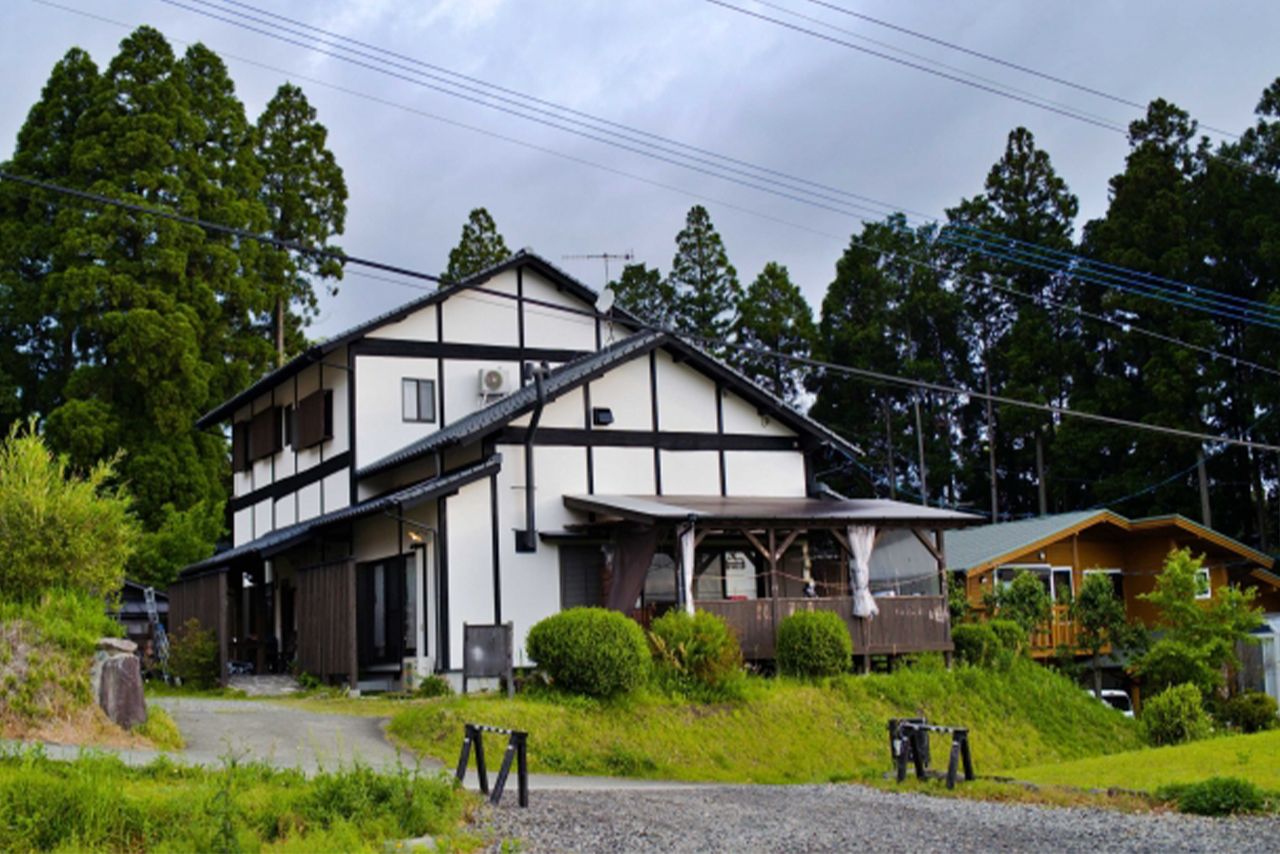 田舎ではいまだに鍵をかけずに出かける人も少なくはない。気温もちょうどいい秋でも窓を開けっぱなしは避けたい　※写真はイメージです
