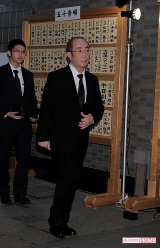 2015年11月、最愛の母・和子さんを亡くし、憔悴する志村けんさん