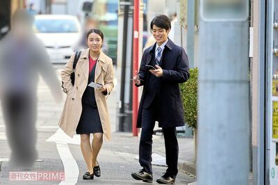 『記憶捜査』のロケに臨む上白石萌音とSexyZoneの松島聡