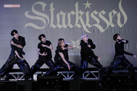 クールな表情のTOMORROWXTOGETHER