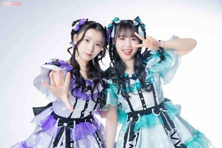 左から杏ジュリア、吉川ひより　撮影/北村史成