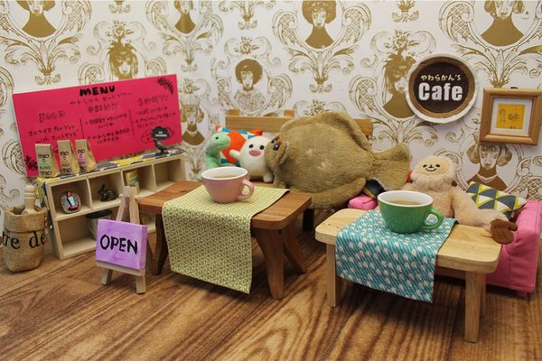 ぬいぐるみのためのカフェは、おしゃれな空間でホンモノの食事やコーヒーでおもてなし
