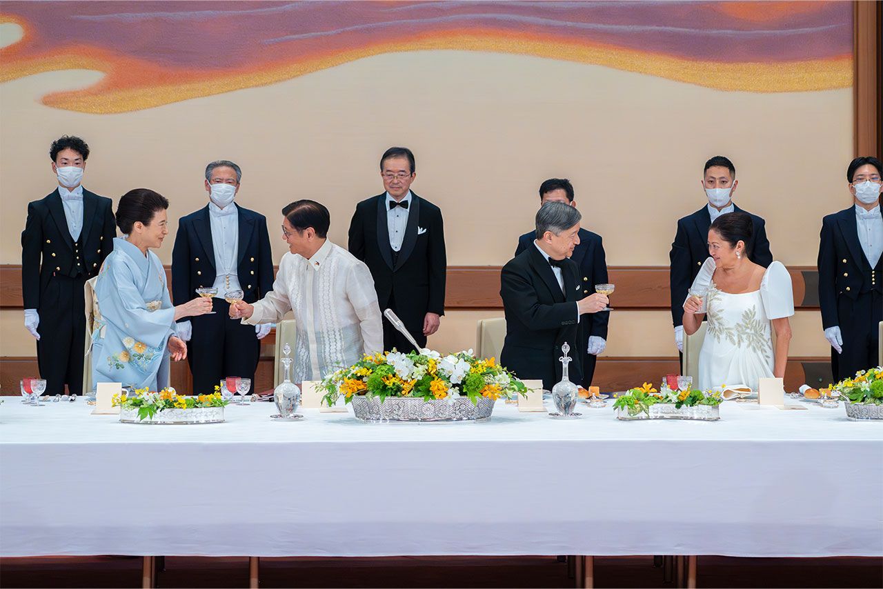 陛下のお言葉で始まった、宮中晩餐会（宮内庁提供写真）