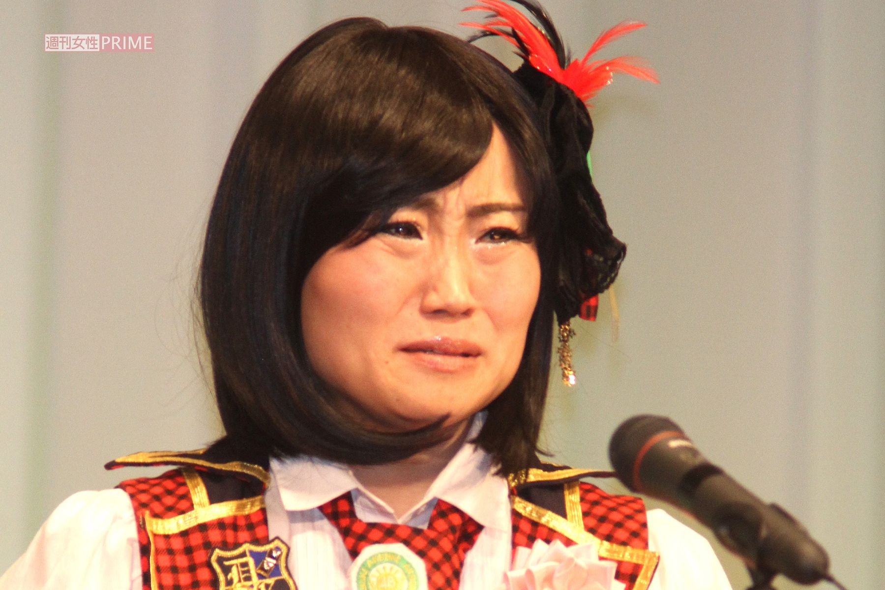 前田敦子のモノマネをするキンタロー。