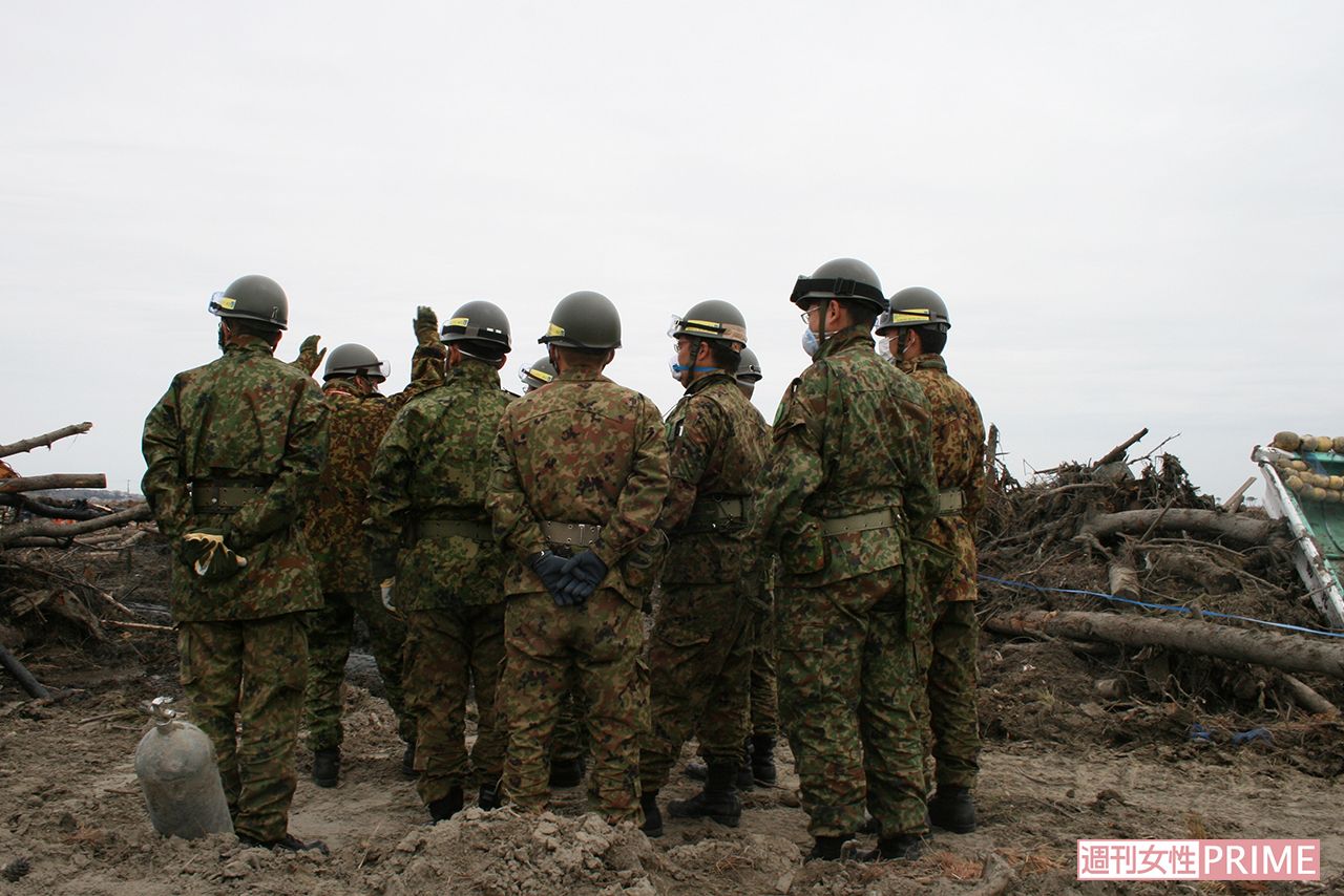 震災当初の相馬市内では自衛隊が捜索活動をしていた（'11年3月27日）