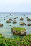 沖縄・宮古島の海岸線には津波で運ばれてきた巨石、津波石が無数に残る