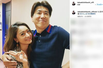 みちょぱに肩を回して密着する石橋貴明（石橋のインスタグラムより）