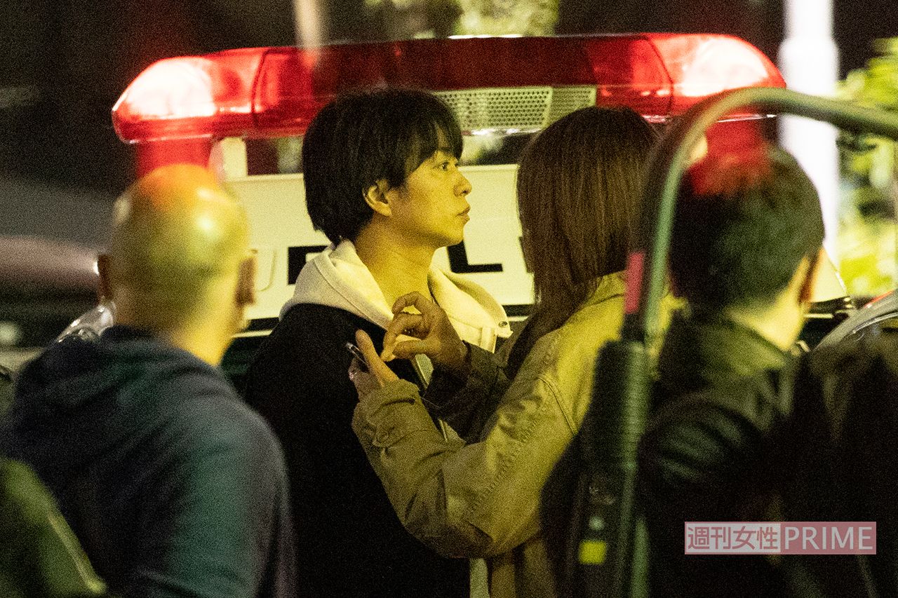 '23年1月放送予定のドラマ『大病院占拠』のロケに臨む櫻井翔（2022年）