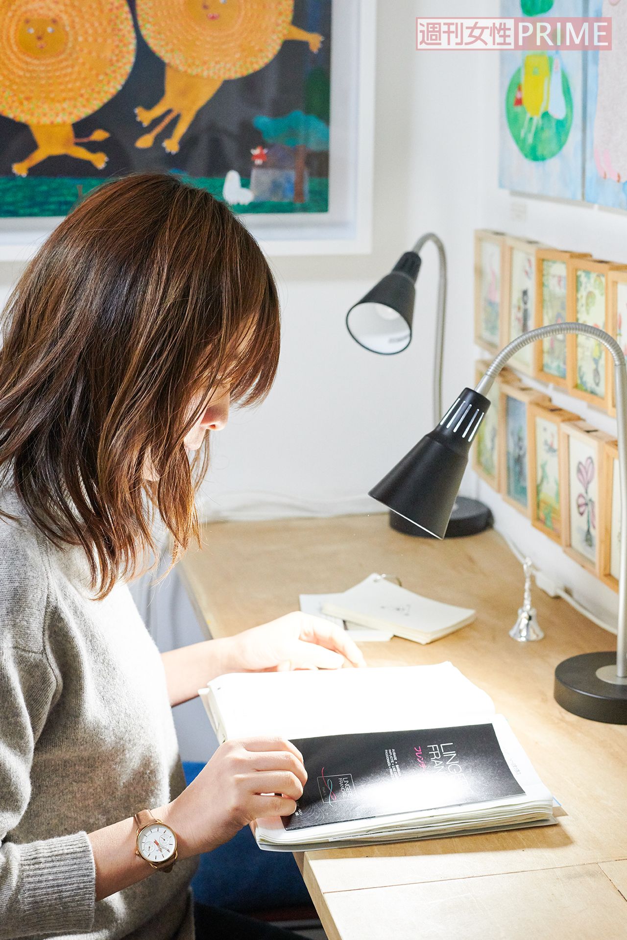 メニュー表のようなものがあり、その中から読みたいものを選んでスタッフに伝えると、取り出してくれるシステム。