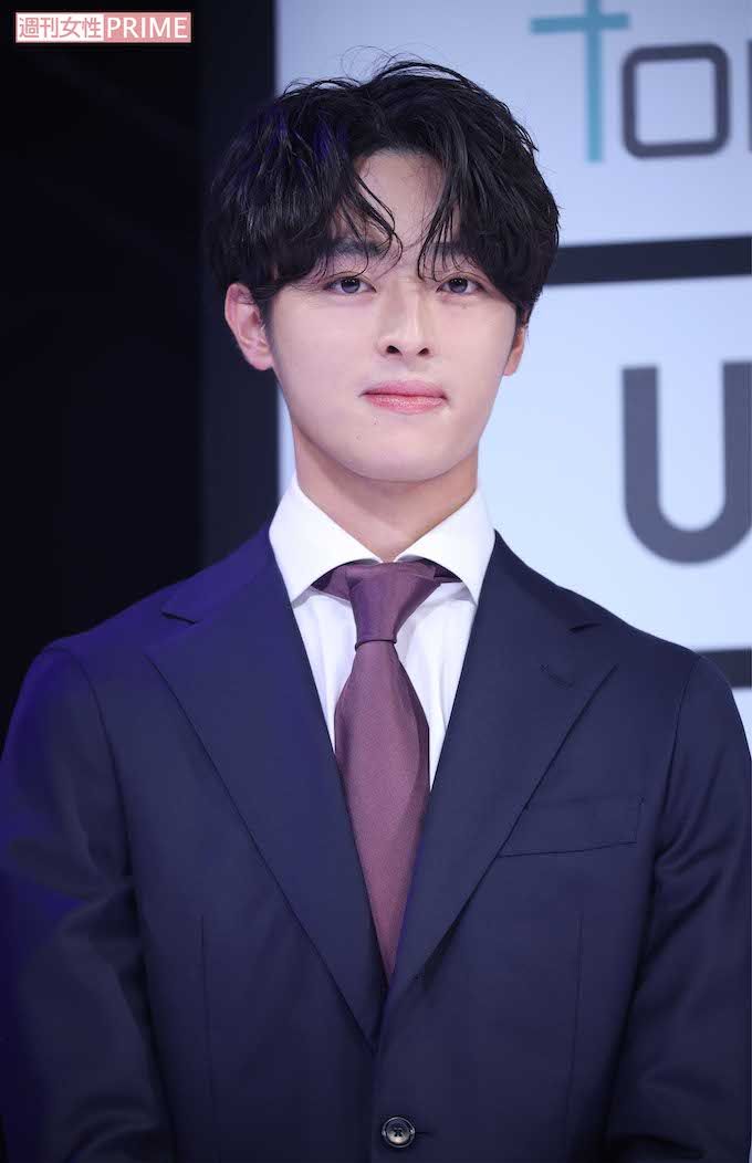 谷原七音。母は元タレントの三宅えみで実父はいしだ壱成だが、両親が離婚。三宅と谷原章介がその後結婚して、育ての父親は谷原に