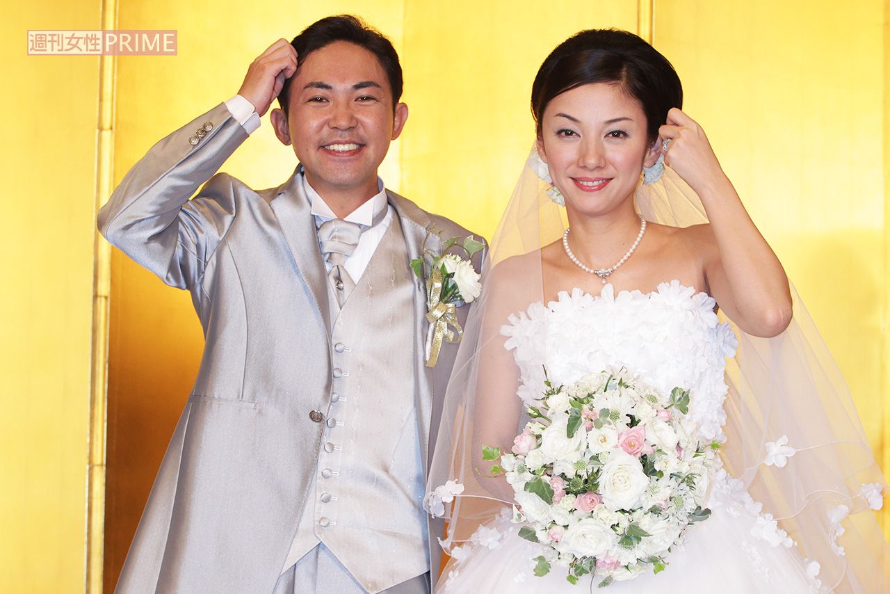 2011年10月、結婚披露宴を開いた林家三平と国分佐智子