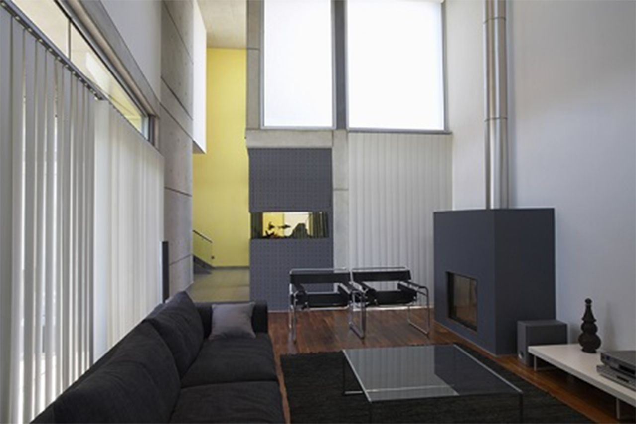 渡部容疑者が女子大生にわいせつ行為をしたと思われる事務所の応接室（事務所HPより）