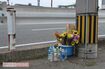 事故現場の献花