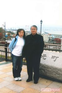 故・鈴木優常務と新津さん。この恩師からの言葉で、新津さんは清掃に対する考えを改めた