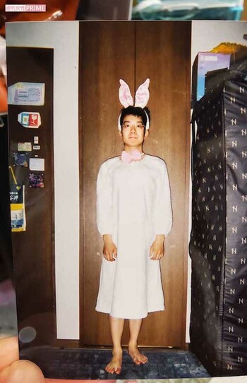 デパートで買ったワンピースを着るきららさん