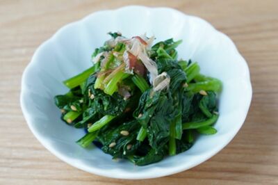 青菜のおひたしに含まれるカリウムは食塩を体外に尿として排泄させる（画像はイメージです）