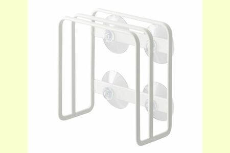 お気に入りの山崎実業の「吸盤まな板スタンド」※画像をクリックするとAmazonの商品ページにジャンプします。