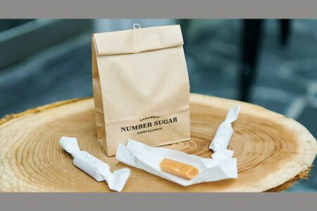 稲垣吾郎の舞台『No.9-不滅の旋律-』では人気店『ナンバーシュガー』のキャラメル菓子が（公式SNSより）