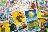 コロナ禍で“リモート占い”が人気!実は学べる「占い師講座」の気になる中身