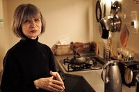 重い鍋に便利グッズ、扉も不要！85歳のギャラリー店主がつくりあげた「老いた身にやさしい台所」のすごい工…