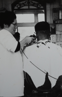 50代のころ。ごはんを食べる時間も惜しんで働き詰めだった母の姿を子どもたちはよく記憶している