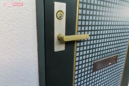 平原健一郎容疑者はマンション住人が寝静まった真夜中に部屋から抜け出て……