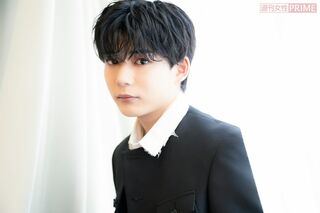 なにわ男子・長尾謙杜　撮影／矢島泰輔　ヘアメイク／花井菜緒（JOUER）　スタイリスト／菅沼 愛（TRON）　衣装／ANARCHIST TAILOR、LION HEART