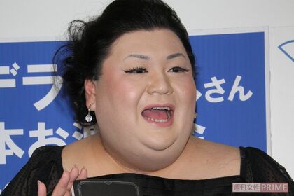 新刊本記者会見でのマツコ・デラックス（'10年10）